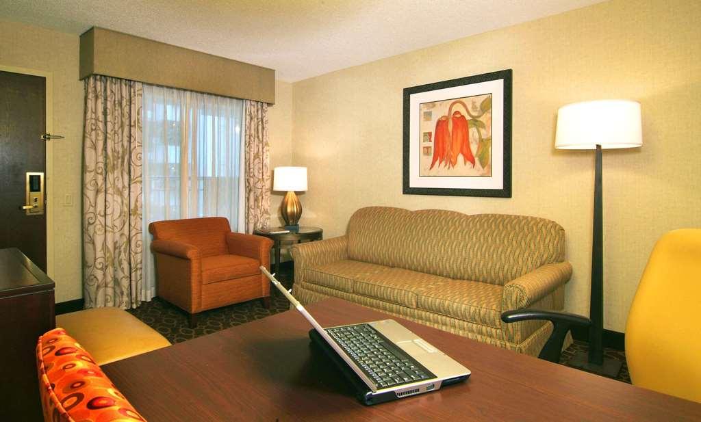 Embassy Suites Charlotte Room photo