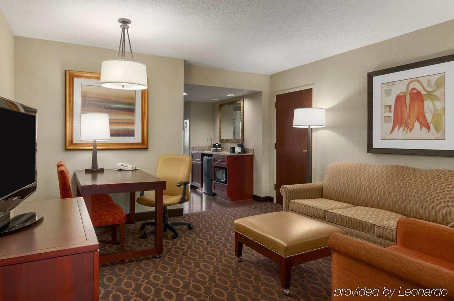 Embassy Suites Charlotte Room photo