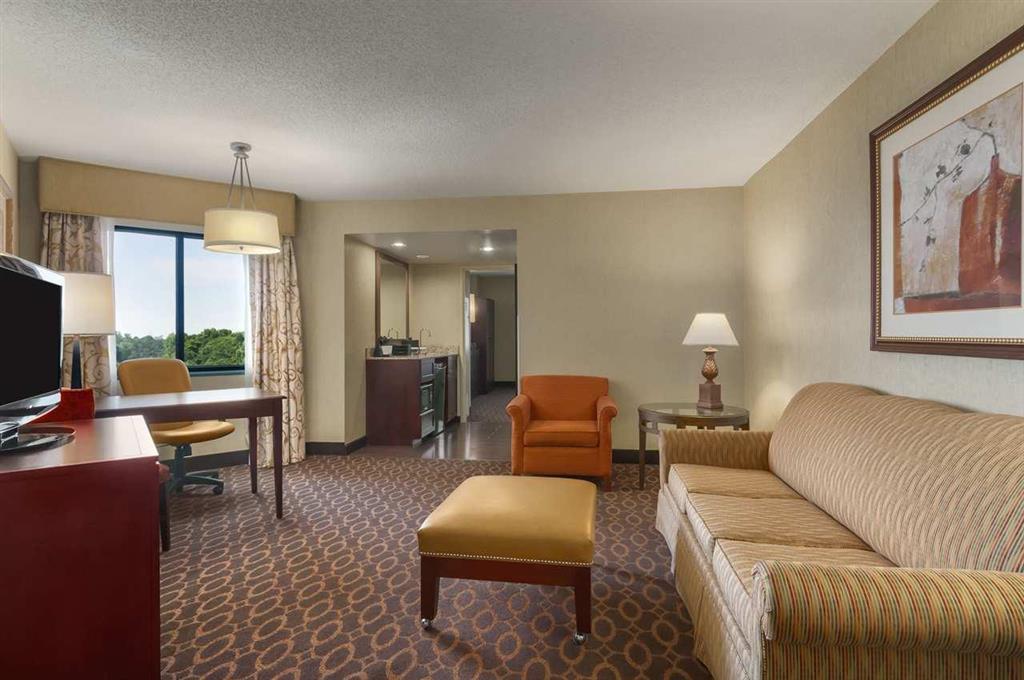 Embassy Suites Charlotte Room photo