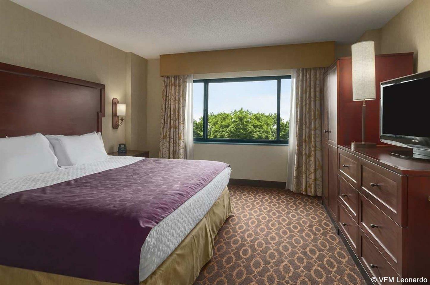 Embassy Suites Charlotte Room photo